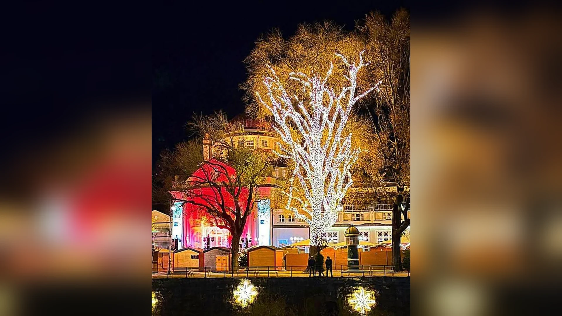 Le luci natalizie lungo il Passirio a Merano